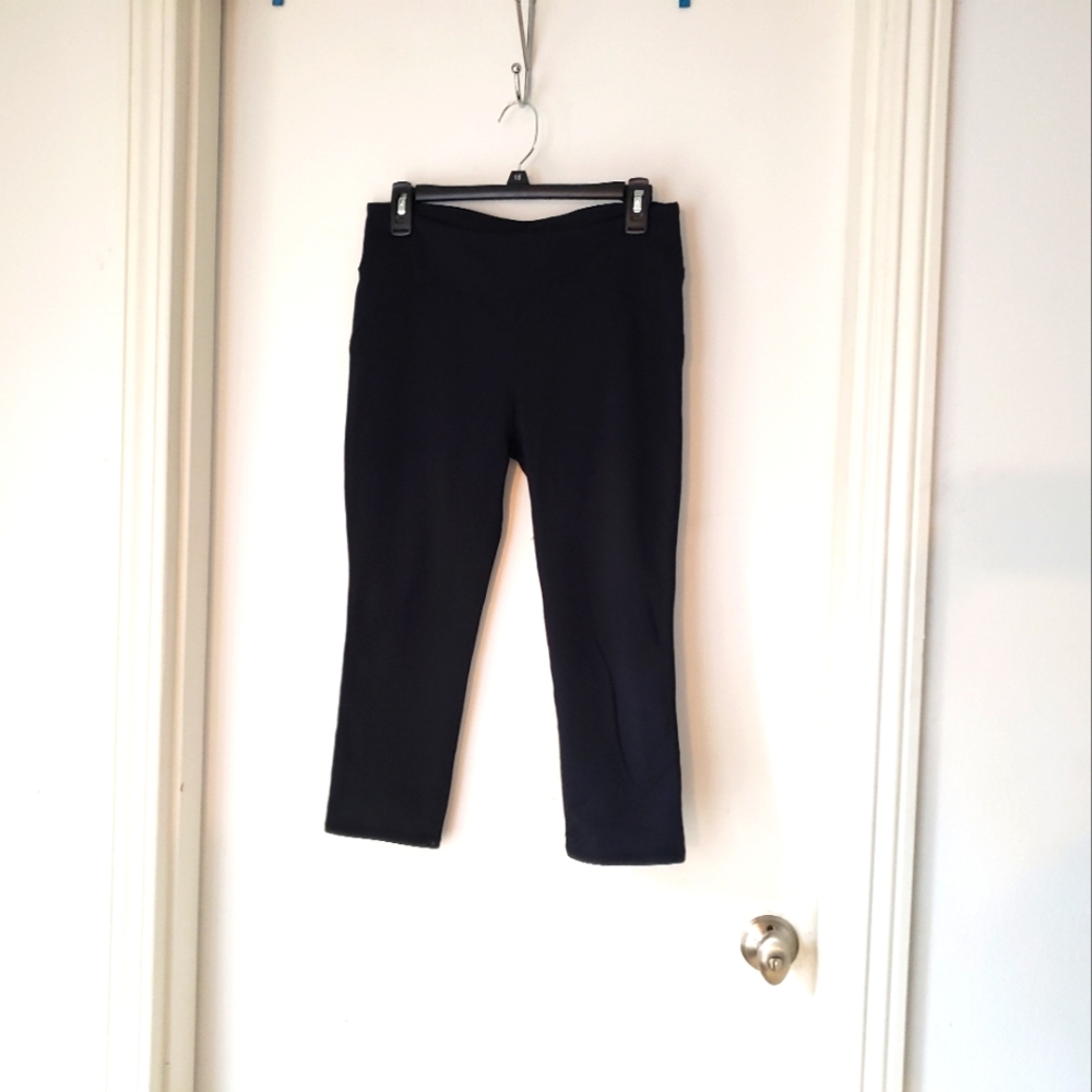 Fabletics Cropped Leggings Size M